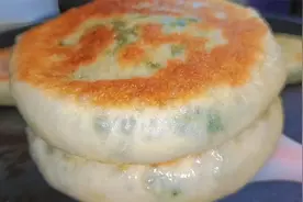 日售2000个的韭菜饼，面点师分享详细步骤，好吃到停不下来视频封面
