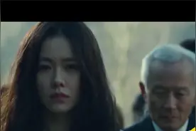 小女孩拍下父亲跟老师偷情，以此要挟老师，最后竟被亲生父亲杀害视频封面