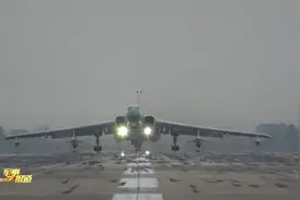 东部战区圆满完成环台岛战备警巡和“联合利剑”演习任务视频封面