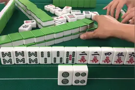 果然是高手在民间，这样爆杠自摸，你是不是也心服口服了视频封面