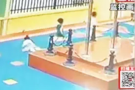 幼儿园无证招生，7岁女孩园内骨折，家长：一手遮天，欺负人？视频封面