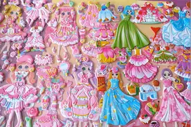 公主换装贴纸，给8位不同的公主换装打扮，你喜欢哪位公主