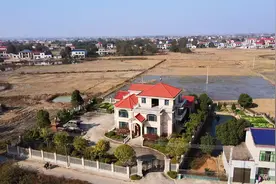 湖南农村80万自建房，花20万亲手将百平小院打造成美景视频封面