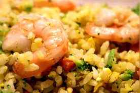 剩米饭这样吃，10分钟出锅，美味的早午餐食谱