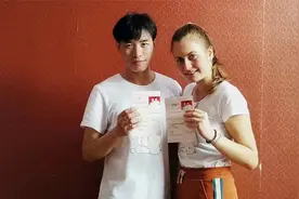 2019年，福建农村小伙杨炜凌娶了一个俄罗斯美女，如今怎么样了？视频封面