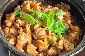 生啫牛蛙家常做法，开盖香气扑鼻，肉质嫩滑鲜香，太好吃了视频封面