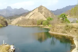 阜平县因移民搬迁出现了许多空心村，现状如何呢，你想看一看吗？视频封面