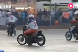 俄罗斯队7:5击败德国队，夺得摩托车足球欧锦赛冠军！