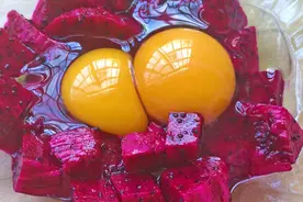 火龙果不要直接吃了，加2个鸡蛋，比吃肉还香，一周吃7次都不腻！