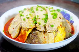 猪瘦肉这样做还是头次见，营养美味，香嫩爽口，端上桌客人抢着吃