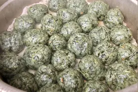 手把手教你清明菜粑粑的做法，软糯清香，川渝人最爱吃，值得收藏视频封面