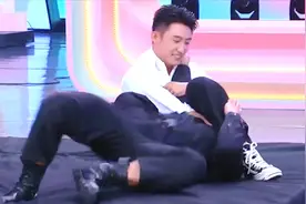 黄景瑜展现巴西柔术现场，轻松放倒专业选手，不愧是全能男神视频封面