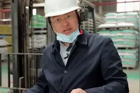“猪教授”刘明，品尝猪饲料！猪能吃的人就能吃视频封面