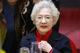 国宝级艺术家秦怡，44岁患癌99岁仍在，是什么让她战胜了癌细胞？视频封面