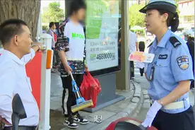 电动车有俩座为何不能载人？交警：可以，但不能载“大龄儿童”视频封面