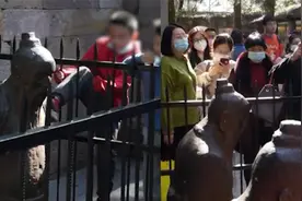 《满江红》后劲太大？杭州岳王庙秦桧像前游客排队疯狂抽打视频封面