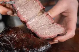 烤肉专家教你做便宜美味“零失败”的烟熏肩胛肉~视频封面