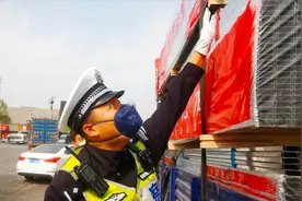 涨知识！限“高”怎么算？交警一伸手，就知有没有视频封面