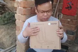 农村里没有通宽带网络，小伙子自己安装，终于架起通向世界的桥梁视频封面