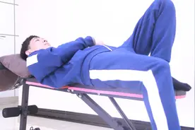 久坐引起腰痛、腿粗和小肚子大，多半是髂腰肌紧张，拉伸一下就好视频封面