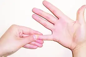 小手指疼痛快速消失的方法视频封面