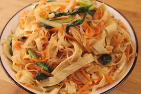 饭店凉拌豆腐皮为什么那么好吃？原来做法这么简单，给肉都不换视频封面