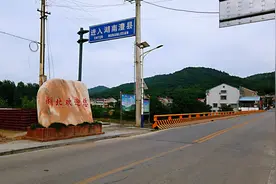 湖北松滋和湖南澧县交界处，就隔一座桥的距离，两边方言完全不同视频封面