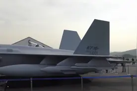 枭龙之威！尼日利亚空军三架枭龙到位，直接改变当地的平衡视频封面