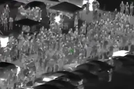 美国佛州近3000人举办狂欢派对 警方出动驱散反遭扔酒瓶袭击视频封面