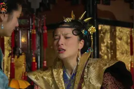古代美女突遇肚子疼，孙俪疼到无法下床，范冰冰疼到无法直立行走
