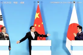  特朗普反全球化严重伤害日韩利益，中国将美两大盟友拉到了一起视频封面