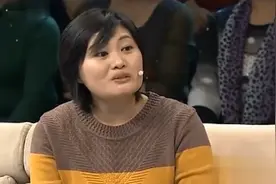 复婚只为救前夫，八零后女孩自愿复婚捐肝救前夫，感动在场所有人视频封面