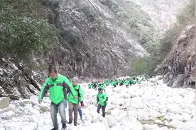 华润怡宝华东区域湖北大区意志力拓展暨年终总结会视频封面