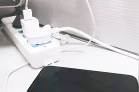 手机充电速度太慢怎么回事？是充电头的问题，还是数据线的问题？视频封面