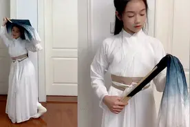 12岁女孩一袭白衣跳扇子舞，舞姿翩翩惊艳万分：别人家的女儿！视频封面