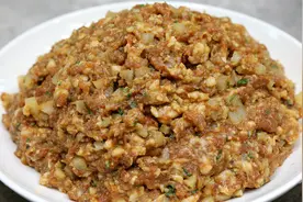 饺子馅这样调更香更好吃，大厨分享饭店不外传的配方，鲜嫩又多汁视频封面