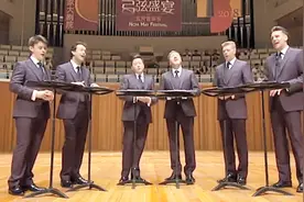 英国乐队用粤语翻唱《上海滩》，结果一开口就全场哄笑，太调皮了