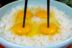 大米里打4个鸡蛋，学会这样做，我家孩子不挑食了，出锅全家爱吃视频封面