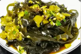 怪不得饭店里的泡椒海带这么好吃，原来是有诀窍，学会了想吃就弄
