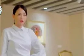 细数当众脱下高跟鞋的美女，原来还有这一面，瞬间迷倒众人！视频封面