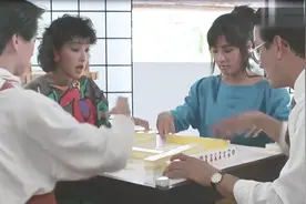 搞笑：和美女打麻将，一张牌没摸三家全听牌，怎料摸到牌还点了炮视频封面