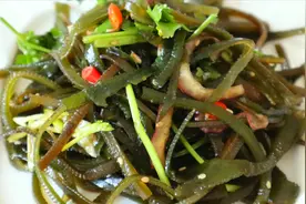 盐渍海带这么拌，婆婆说比饭店都好吃，不腥不硬，她一人吃一盘子