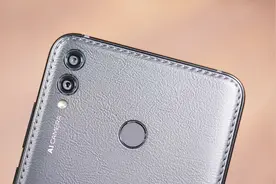 大屏大音量大字体长续航，1499元华为7.12英寸大屏手机，真值吗？视频封面