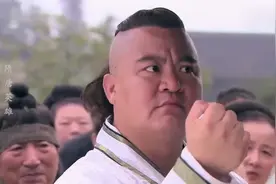 隋唐：李元霸光有力气却没武器，李世民带元霸上寺庙，获得鎏金锤视频封面