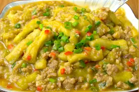 自从学会土豆茄子这吃法，再也不想吃红烧茄子了，出锅又香又下饭