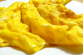 用3个鸡蛋做鸡蛋皮，方法简单，美味干香，第一次做就能成功视频封面
