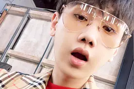 疑似汪苏泷结束恋情，如今自爆单身，很多人表示不懂视频封面