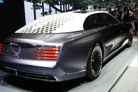 全新一代红旗H5闪亮登场，轴距2920mm，长度超过5米，2.0T动力