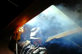 焊工一天350，有人说工资高有人讲钱太少，这活你觉得多少合适视频封面