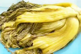 经常吃酸菜会对人体有危害？营养师告诉你实情，辛亏知道了视频封面